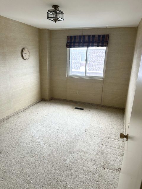 Photo 11 at 4 - 431 Military Trail Trail, Morningside, Toronto