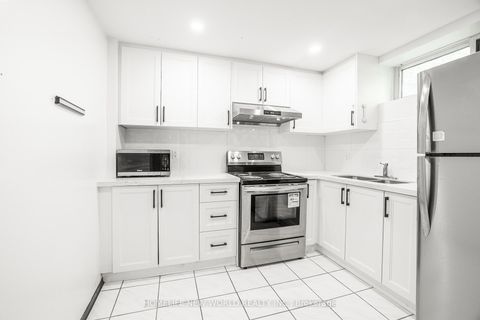 Photo 17 at 192 Combe Avenue, Bathurst Manor, Toronto