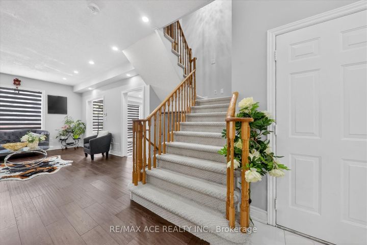 Photo 8 at 9 Invitational Road, Bram East, Brampton