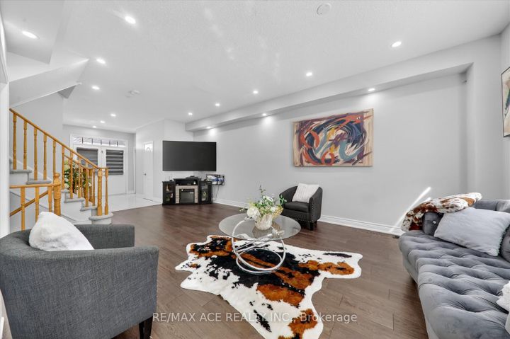 Photo 12 at 9 Invitational Road, Bram East, Brampton