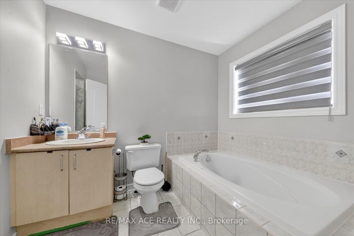 Photo 30 at 9 Invitational Road, Bram East, Brampton