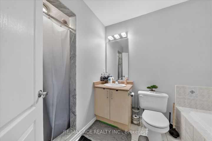 Photo 31 at 9 Invitational Road, Bram East, Brampton