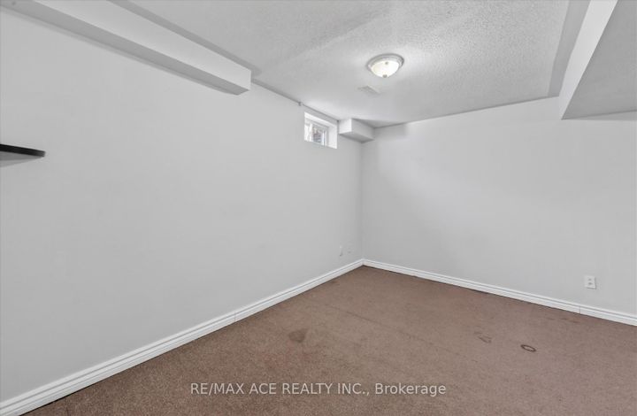 Photo 32 at 9 Invitational Road, Bram East, Brampton