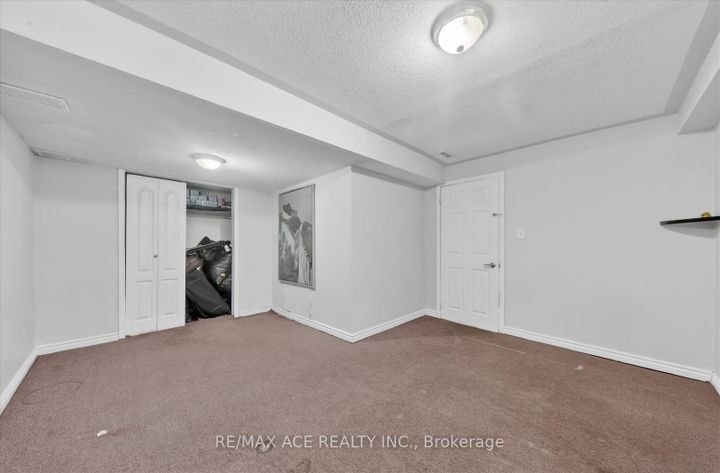 Photo 33 at 9 Invitational Road, Bram East, Brampton