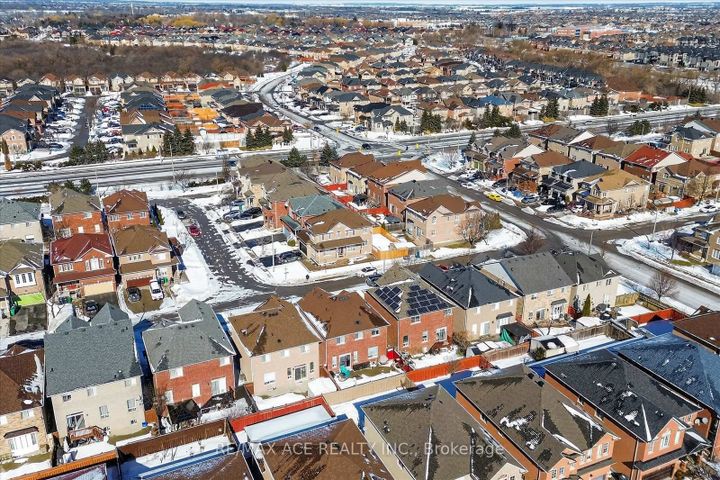 Photo 48 at 9 Invitational Road, Bram East, Brampton