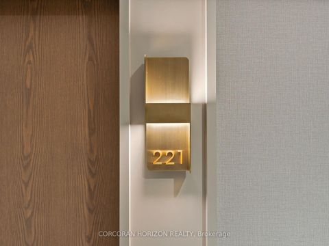 Photo 3 at 221 - 30 Inn On The Park Drive, Don Mills, Toronto