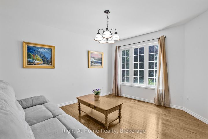 Photo 5 at 2405 Eden Valley Drive, RO River Oaks, Oakville