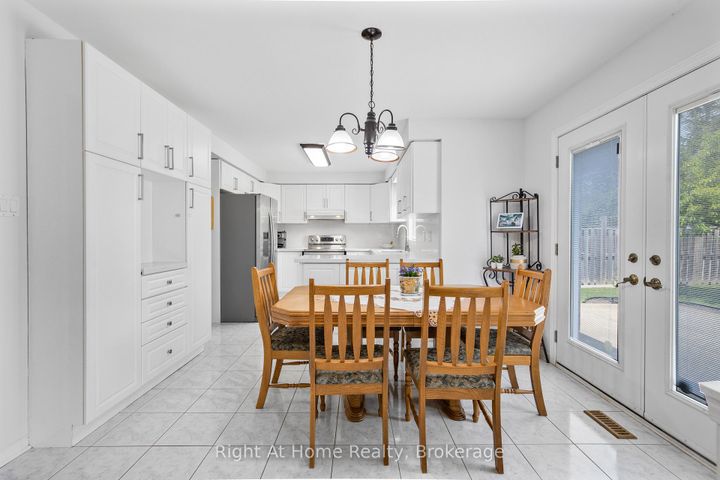 Photo 8 at 2405 Eden Valley Drive, RO River Oaks, Oakville