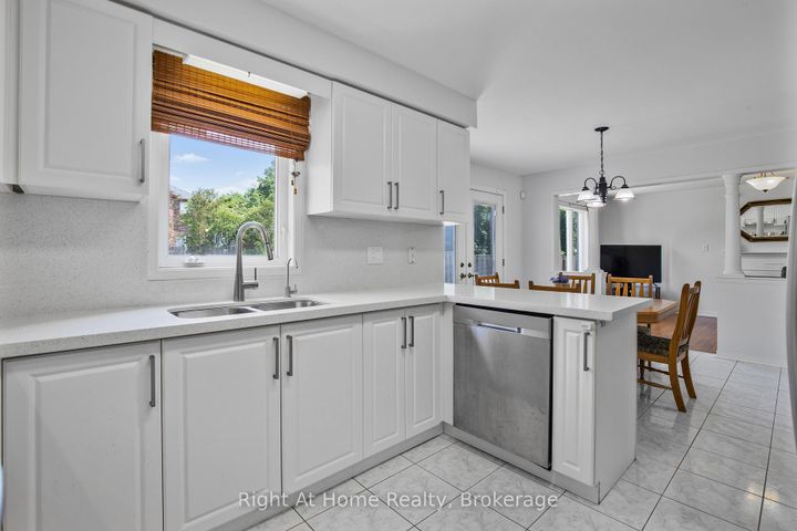 Photo 10 at 2405 Eden Valley Drive, RO River Oaks, Oakville