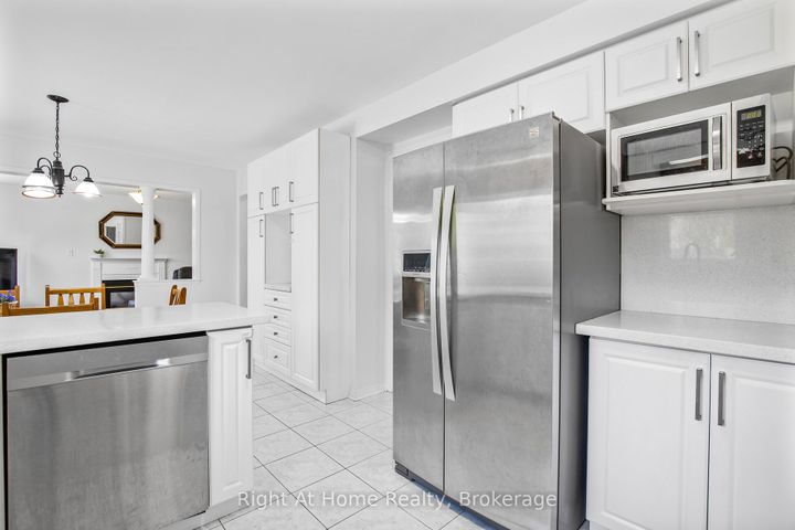 Photo 12 at 2405 Eden Valley Drive, RO River Oaks, Oakville