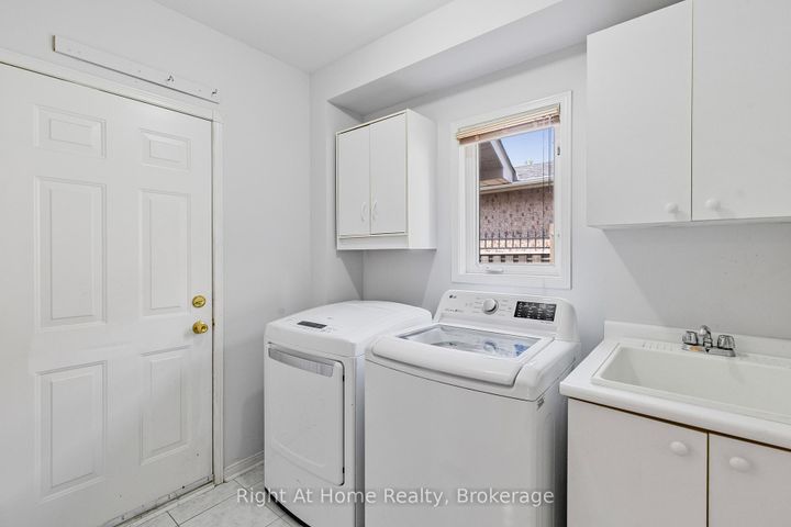 Photo 16 at 2405 Eden Valley Drive, RO River Oaks, Oakville