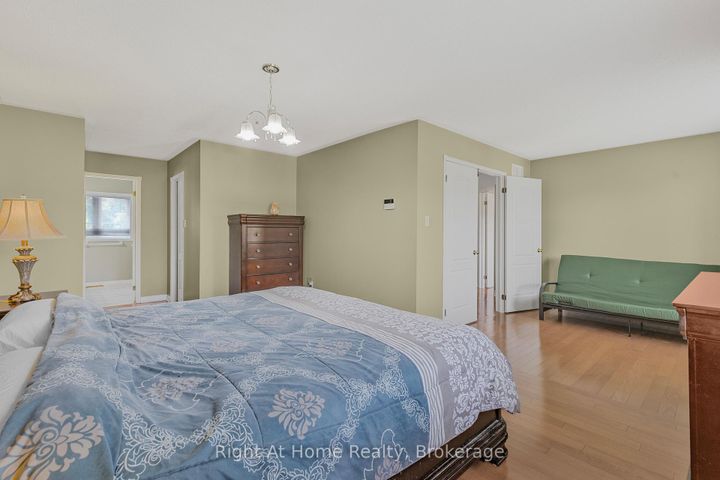 Photo 18 at 2405 Eden Valley Drive, RO River Oaks, Oakville