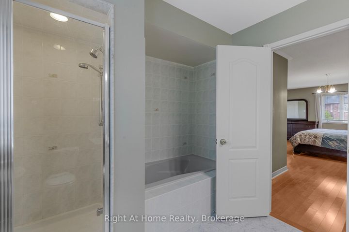 Photo 23 at 2405 Eden Valley Drive, RO River Oaks, Oakville