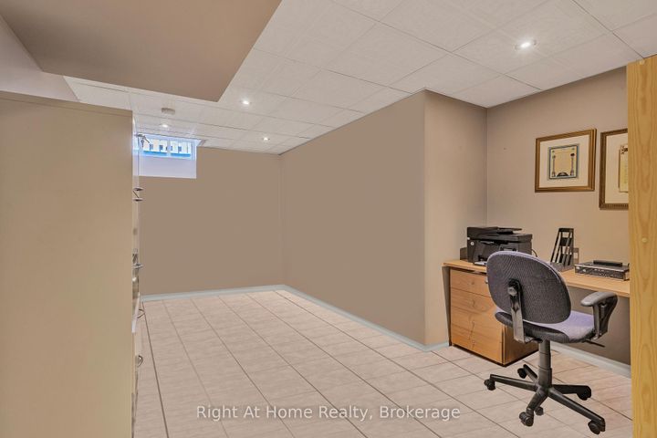 Photo 29 at 2405 Eden Valley Drive, RO River Oaks, Oakville