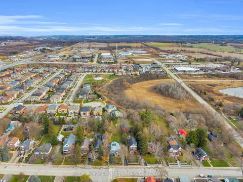 Photo 2 at 412 Main Street, Schomberg, King