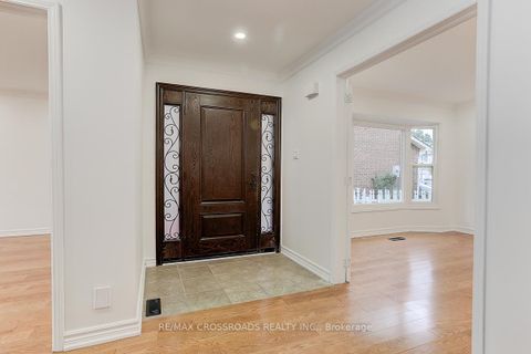 Photo 4 at 125 Green Bush Crescent, Yorkhill, Vaughan