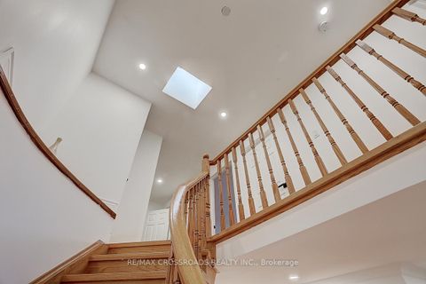 Photo 23 at 125 Green Bush Crescent, Yorkhill, Vaughan