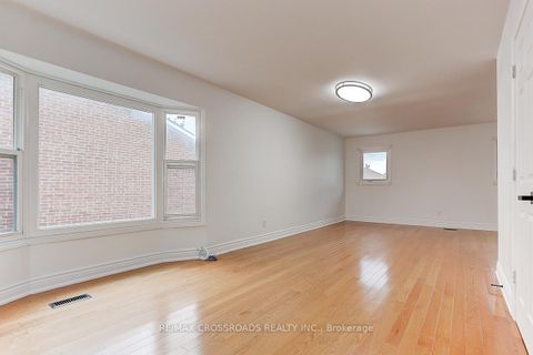 Photo 25 at 125 Green Bush Crescent, Yorkhill, Vaughan