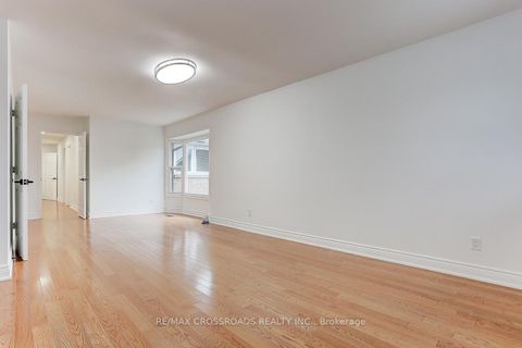 Photo 28 at 125 Green Bush Crescent, Yorkhill, Vaughan