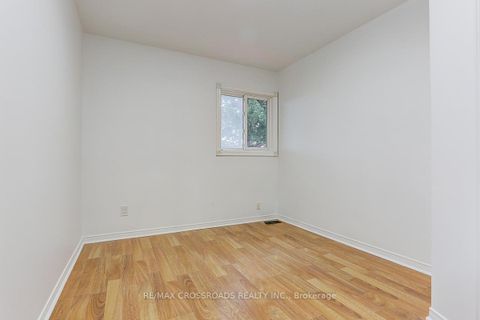 Photo 32 at 125 Green Bush Crescent, Yorkhill, Vaughan