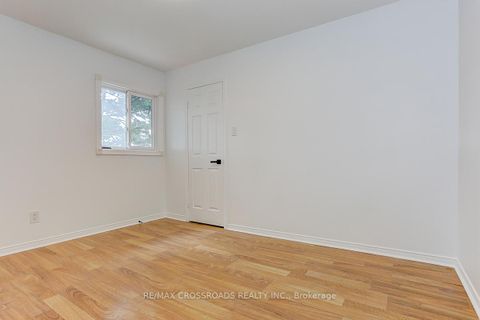 Photo 34 at 125 Green Bush Crescent, Yorkhill, Vaughan