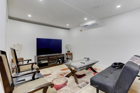 Photo 41 at 125 Green Bush Crescent, Yorkhill, Vaughan