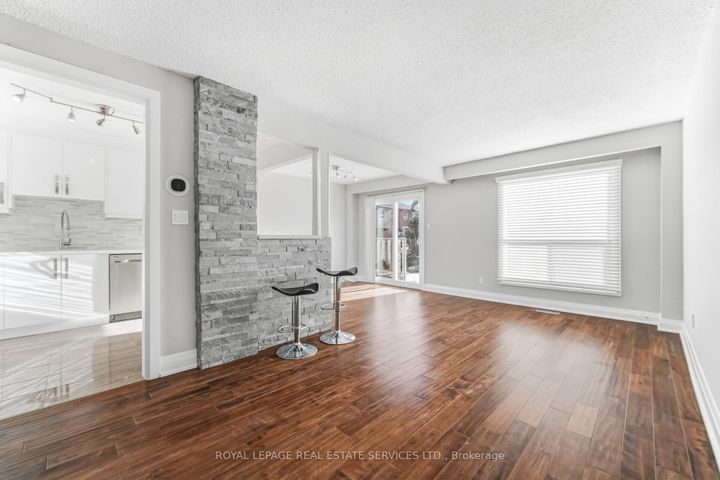 Photo 9 at 43 - 725 Vermouth Avenue, Mississauga Valleys, Mississauga