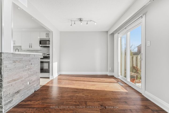 Photo 13 at 43 - 725 Vermouth Avenue, Mississauga Valleys, Mississauga