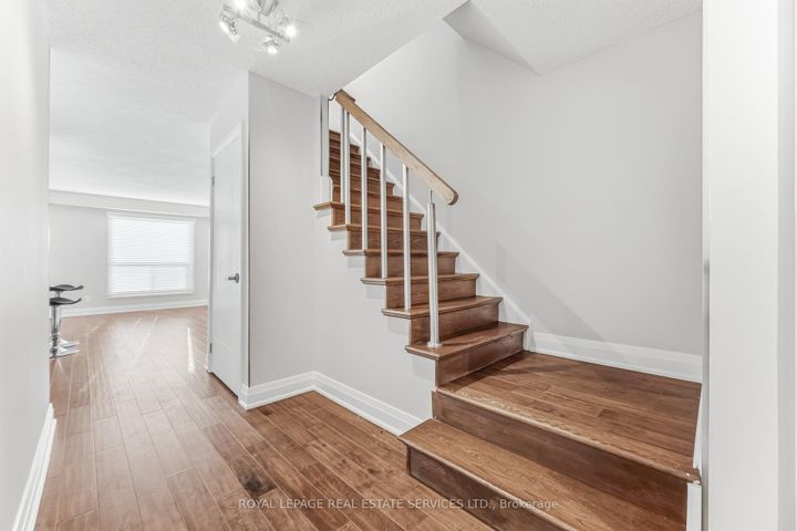 Photo 21 at 43 - 725 Vermouth Avenue, Mississauga Valleys, Mississauga