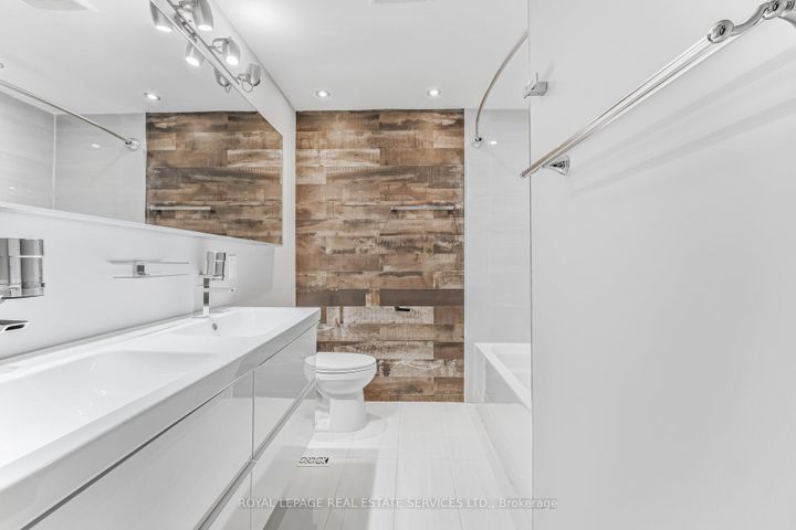 Photo 38 at 43 - 725 Vermouth Avenue, Mississauga Valleys, Mississauga