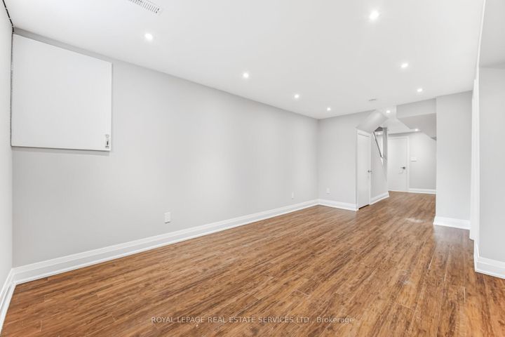 Photo 41 at 43 - 725 Vermouth Avenue, Mississauga Valleys, Mississauga