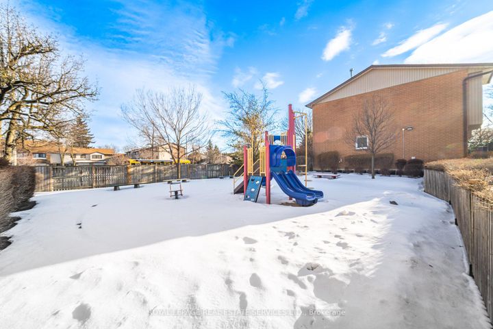 Photo 49 at 43 - 725 Vermouth Avenue, Mississauga Valleys, Mississauga