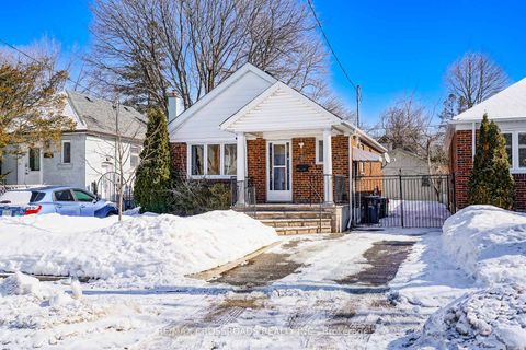Photo 1 at 307 Glebemount Avenue, East York, Toronto