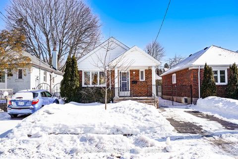 Photo 3 at 307 Glebemount Avenue, East York, Toronto