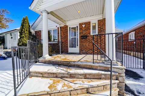 Photo 5 at 307 Glebemount Avenue, East York, Toronto