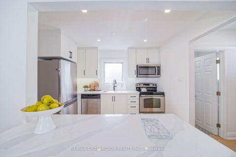 Photo 12 at 307 Glebemount Avenue, East York, Toronto