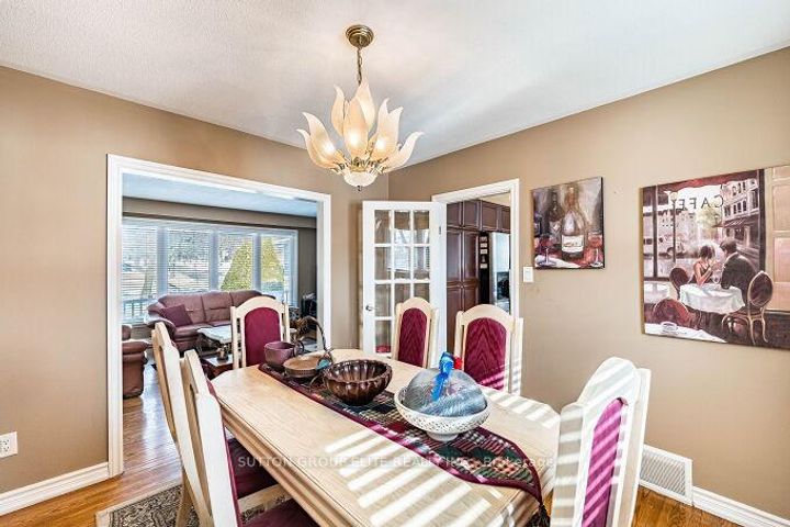 Photo 10 at 1290 Winding Trail N, Applewood, Mississauga