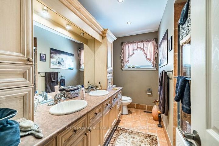 Photo 26 at 1290 Winding Trail N, Applewood, Mississauga