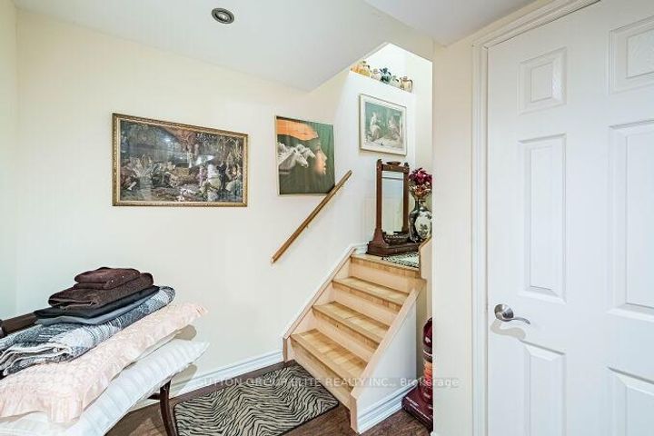 Photo 27 at 1290 Winding Trail N, Applewood, Mississauga