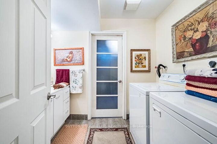 Photo 32 at 1290 Winding Trail N, Applewood, Mississauga