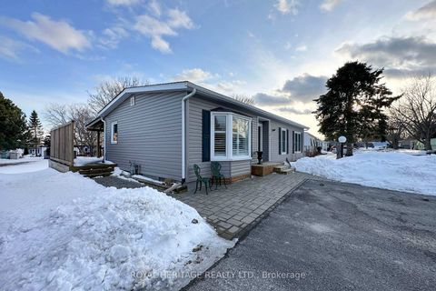 Photo 2 at 11 Heritage Lane, Newcastle, Clarington