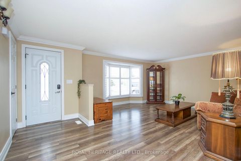 Photo 3 at 11 Heritage Lane, Newcastle, Clarington