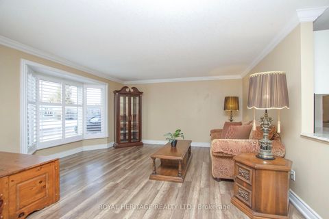 Photo 4 at 11 Heritage Lane, Newcastle, Clarington
