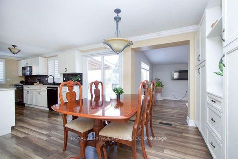 Photo 16 at 11 Heritage Lane, Newcastle, Clarington