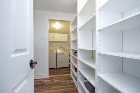 Photo 24 at 11 Heritage Lane, Newcastle, Clarington