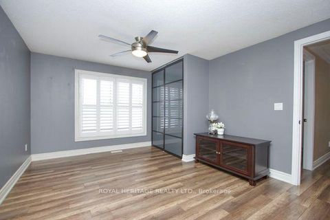 Photo 25 at 11 Heritage Lane, Newcastle, Clarington