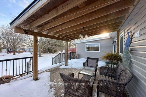 Photo 29 at 11 Heritage Lane, Newcastle, Clarington