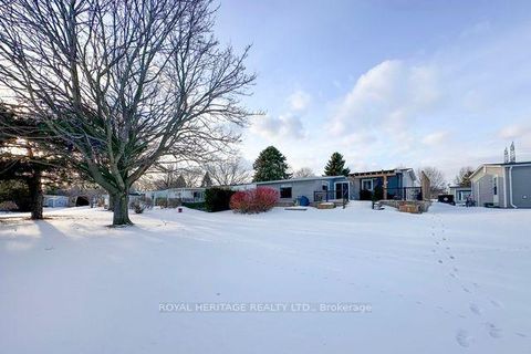 Photo 33 at 11 Heritage Lane, Newcastle, Clarington