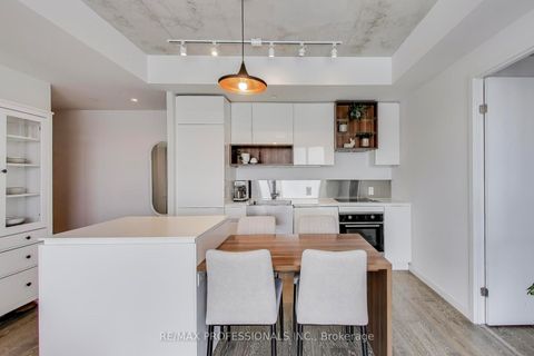 Photo 11 at 414 - 383 Sorauren Avenue, Roncesvalles, Toronto