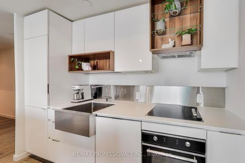 Photo 15 at 414 - 383 Sorauren Avenue, Roncesvalles, Toronto